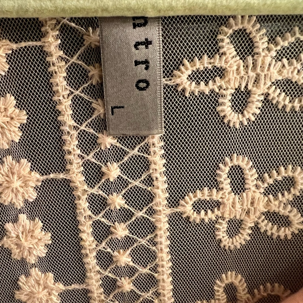 Size Large - Picture 2 of 4